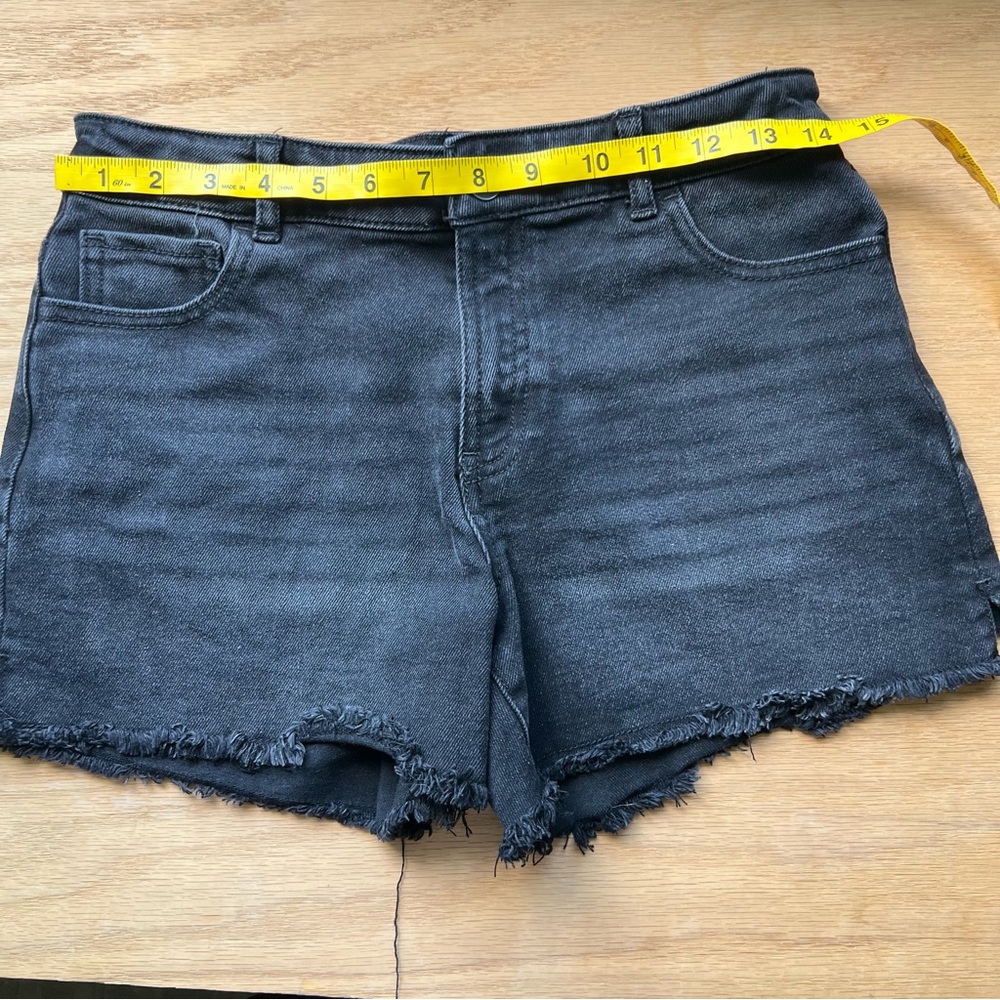Wonder Black Frayed-Hem Denim Jeans - Size 16